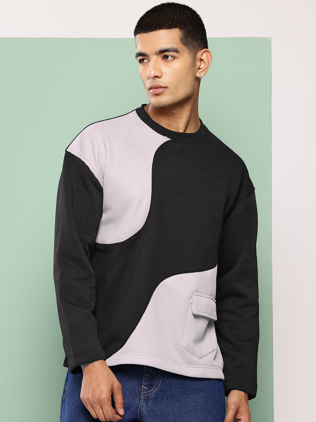 

FEVER HUNT Colourblocked Sweatshirt with Flap Pocket Detail, Black