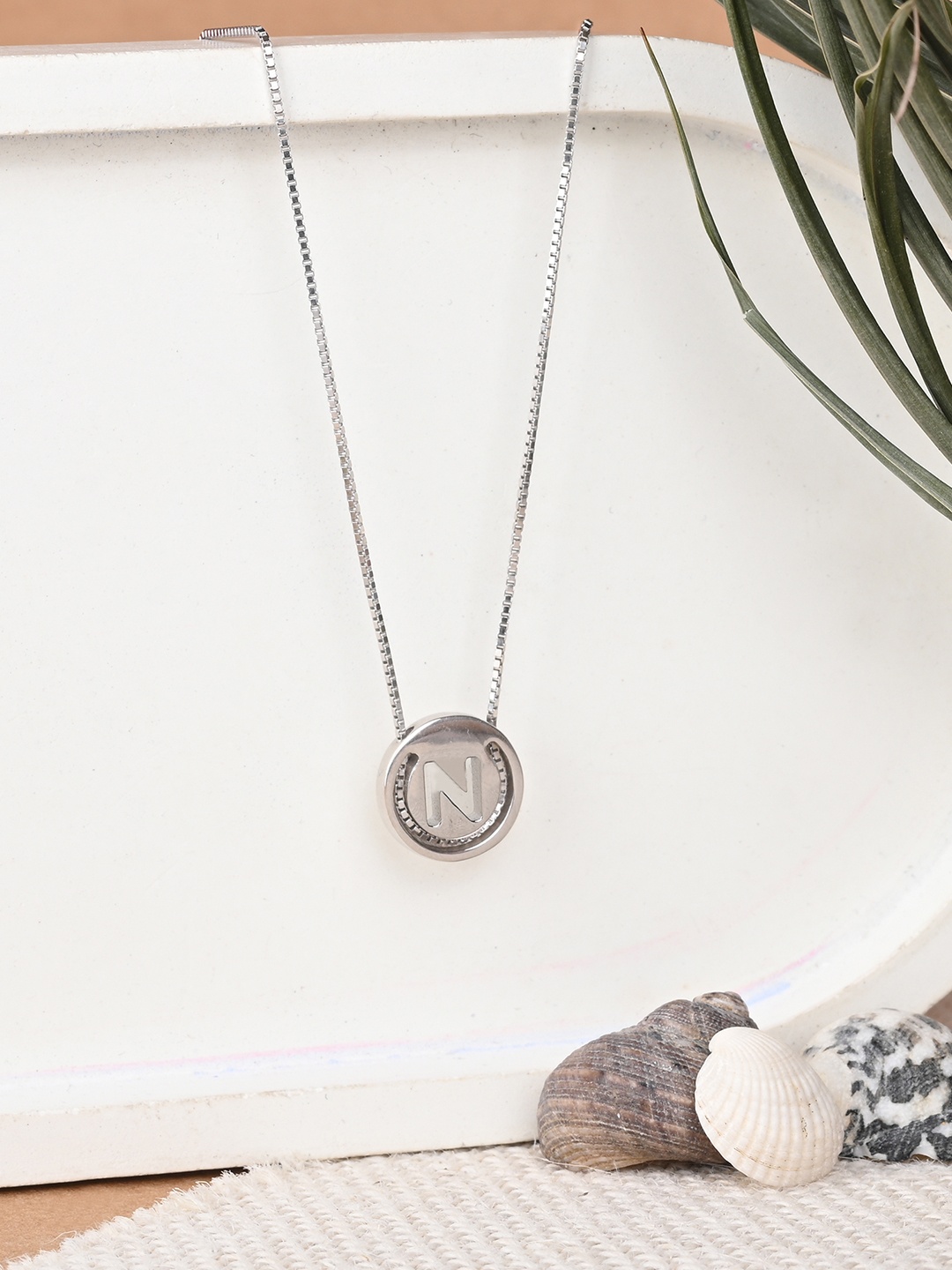 

TOUCH925 Silver Circular Initial N Minimal Chain