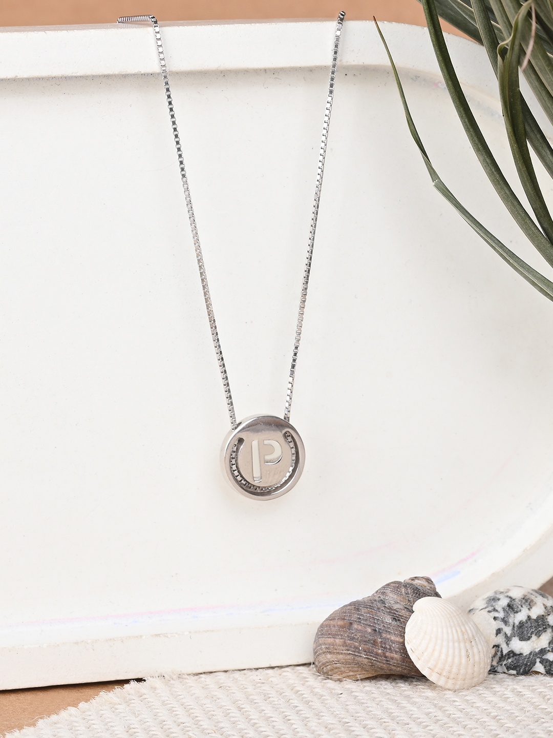 

TOUCH925 Silver Circular Initial P Minimal Chain