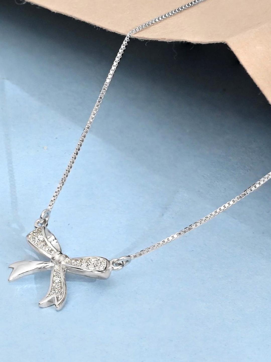 

TOUCH925 Silver Cubic Zirconia Bow Shaped Minimal Chain