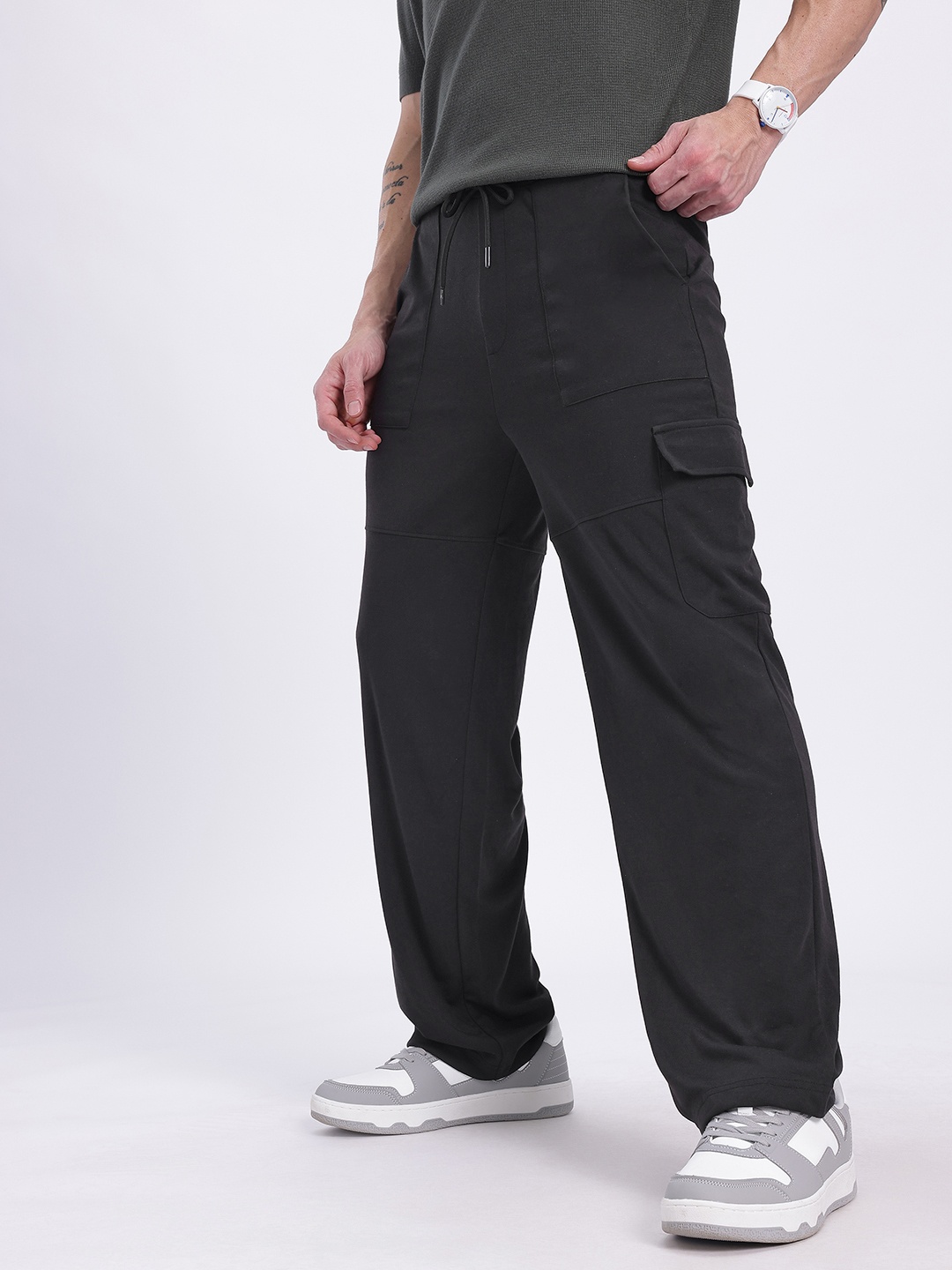 

glitchez Men Street Utility Relaxed Trouser, Black