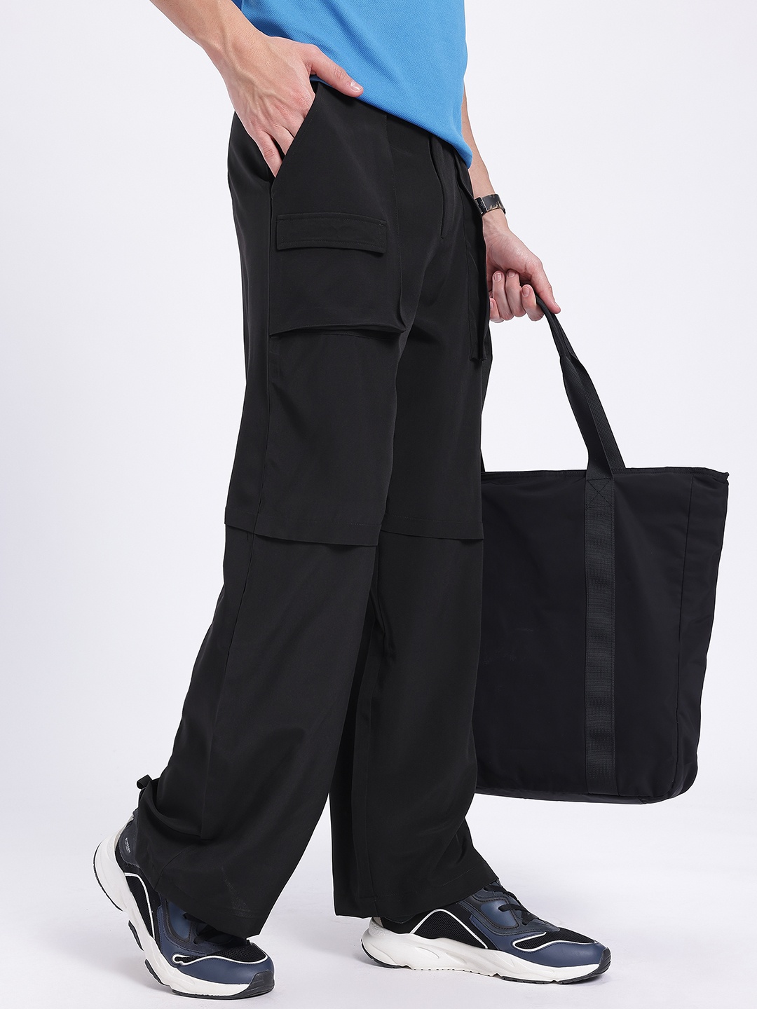 

glitchez Men Laid-Back Luxe Flap Detail Trousers, Black