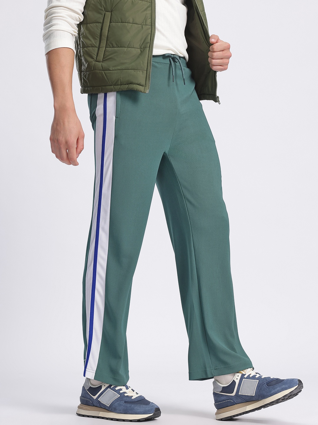 

glitchez Men Athleisure Edge Side Stripe Knit Track Pants, Green