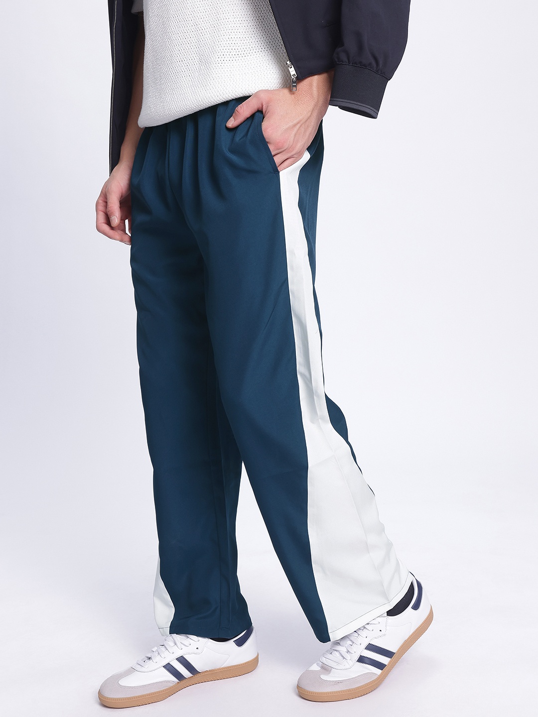 

glitchez Men Utility Unraveled Colourblocked Track Pants, Teal