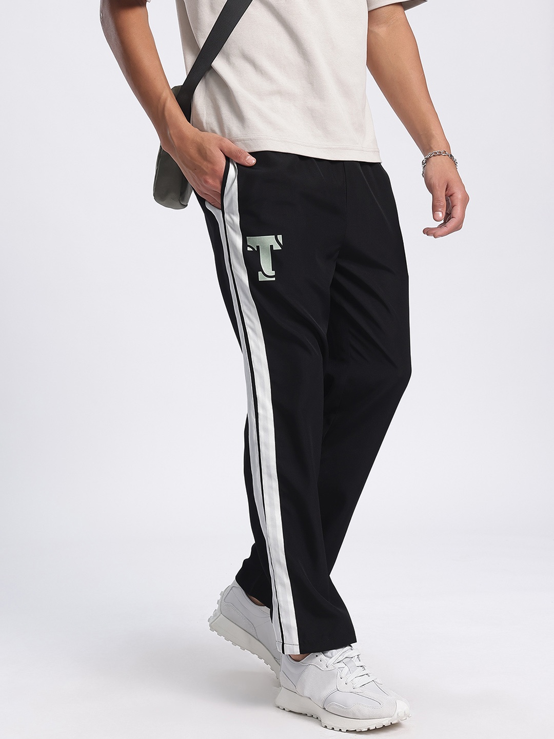 

glitchez Men Everyday Basics Side Stripe Track Pants, Black