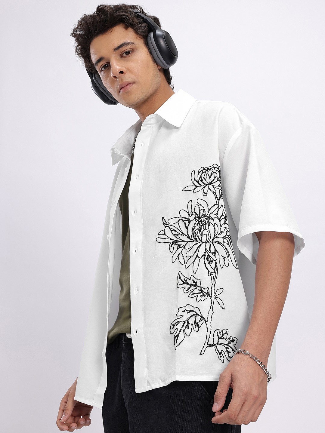 

glitchez Roaming Styles Drop-Shoulder Embroidered Shirt, White