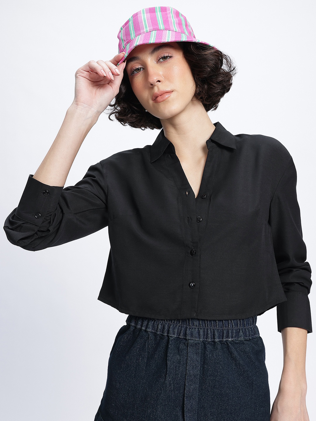 

glitchez Elevated Essentials Button-Down Crop Shirt, Black