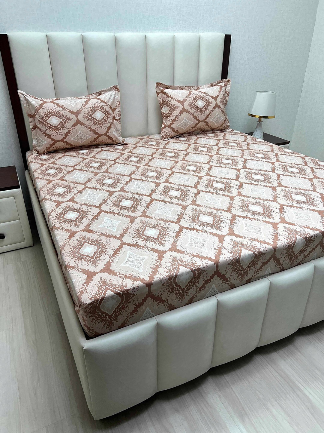 

Pure Decor Brown & White Ethnic Motifs 330 TC Queen Bedsheet with 2 Pillow Covers