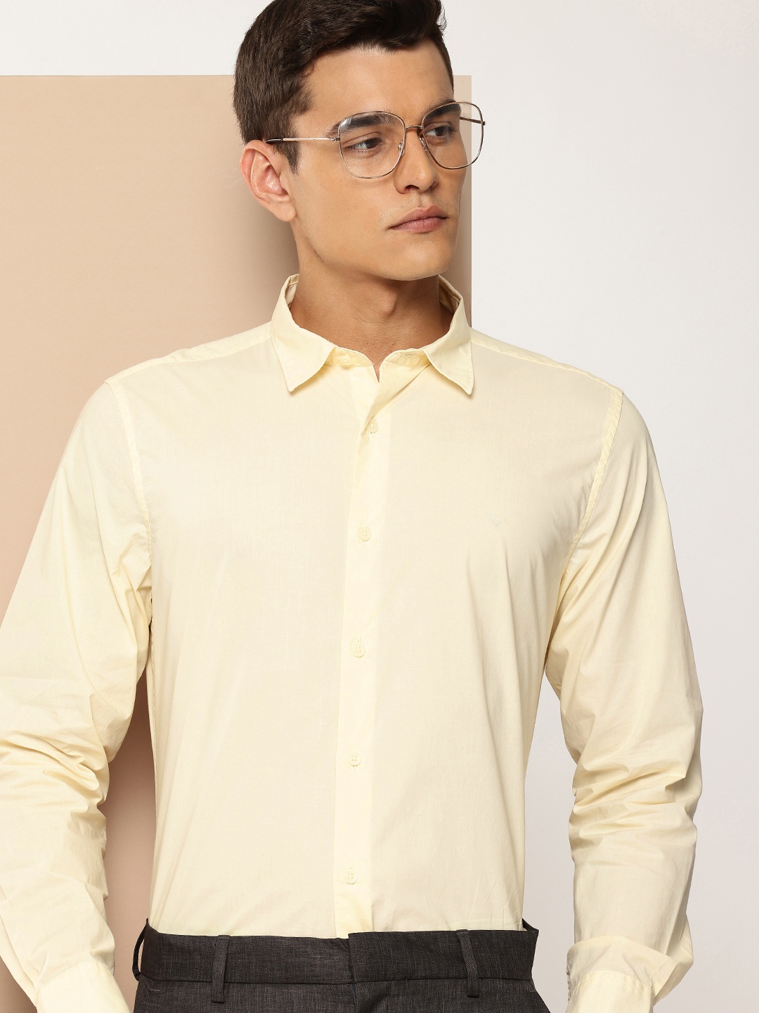 

INVICTUS Pure Cotton Solid Intelligent Anti-Stain Formal Shirt, Yellow