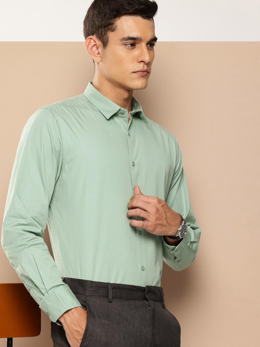 

INVICTUS Pure Cotton Solid Intelligent Anti-Stain Formal Shirt, Green