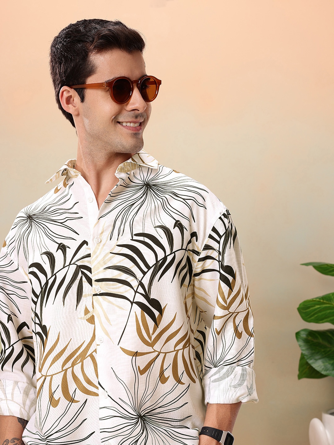 

Mast & Harbour Relaxed Fit Opaque Tropical Printed Casual Shirt, White