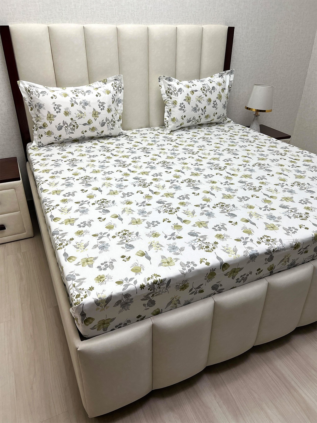 

Pure Decor White & Green Floral 300 TC Queen Bedsheet with 2 Pillow Covers