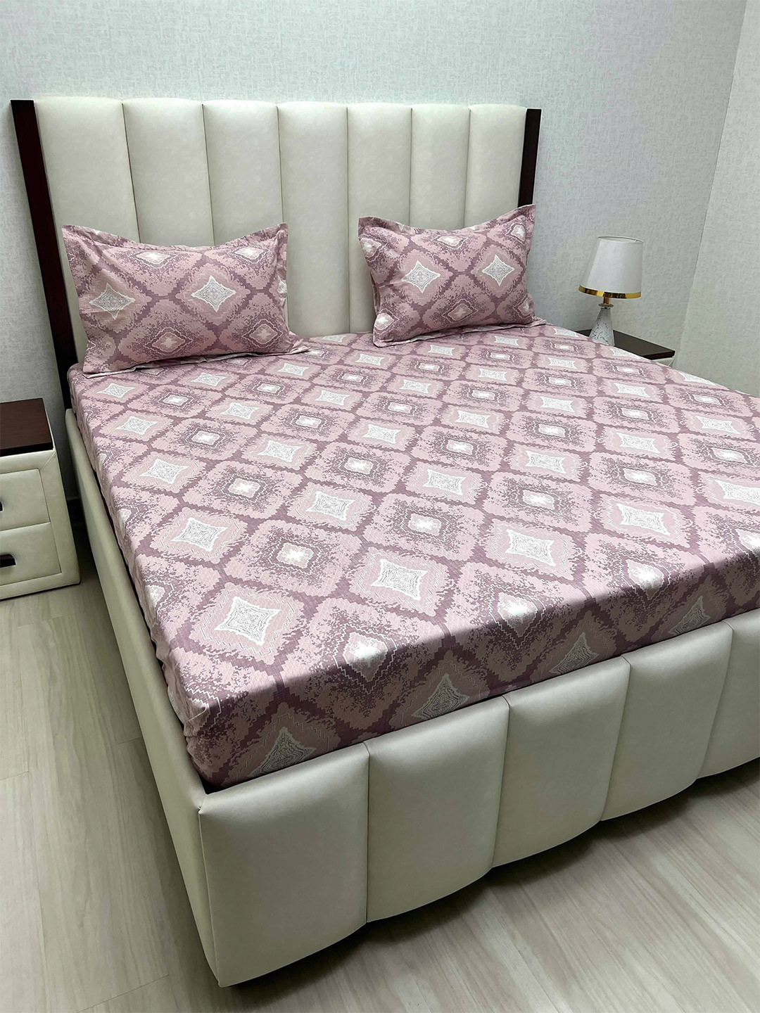

Pure Decor Purple & White Ethnic Motifs 300 TC Queen Bedsheet with 2 Pillow Covers