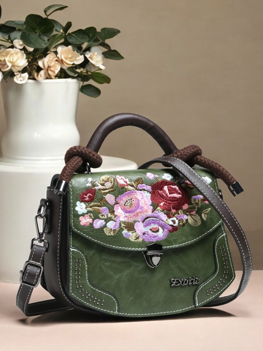 

Exotic Floral Swagger Sling Bag, Green