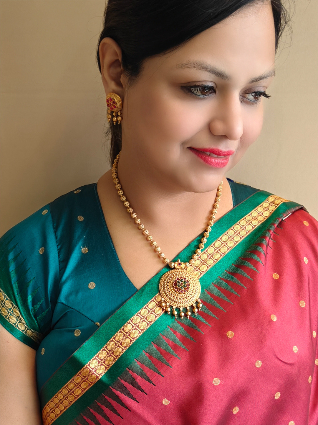 

GRIIHAM Gold-Plated Stone-Studded & Beaded Jewellery Set