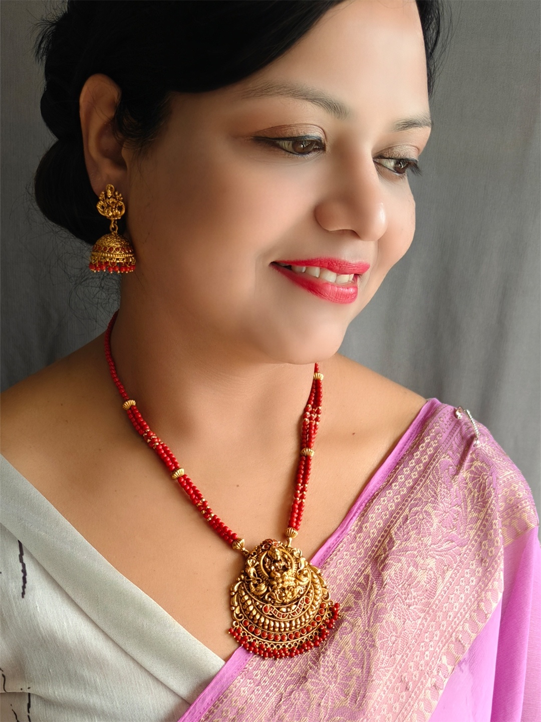 

GRIIHAM Gold-Plated Stone-Studded & Beaded Jewellery Set