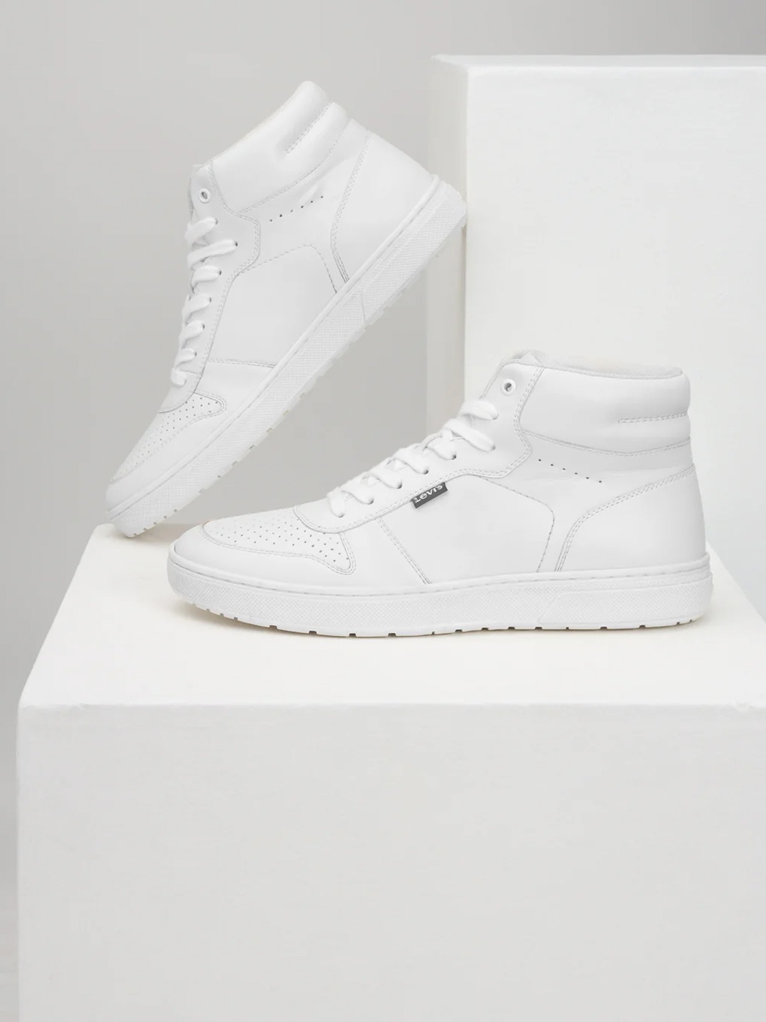 

Levis Men Regular Boots, White