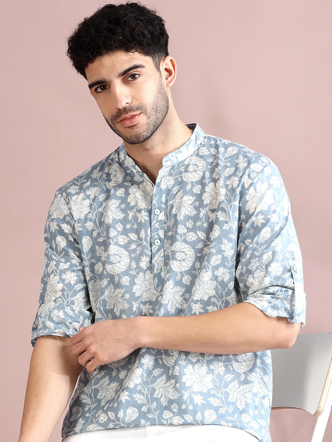 

FILORI Men Pure Cotton Floral Printed Short Kurta, Blue