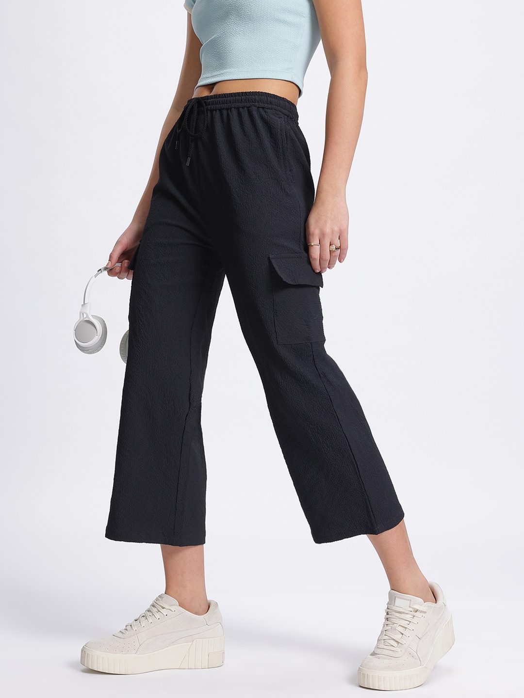 

glitchez Women Utility Street Textured Cargo-Style Cropped Trouser, Black