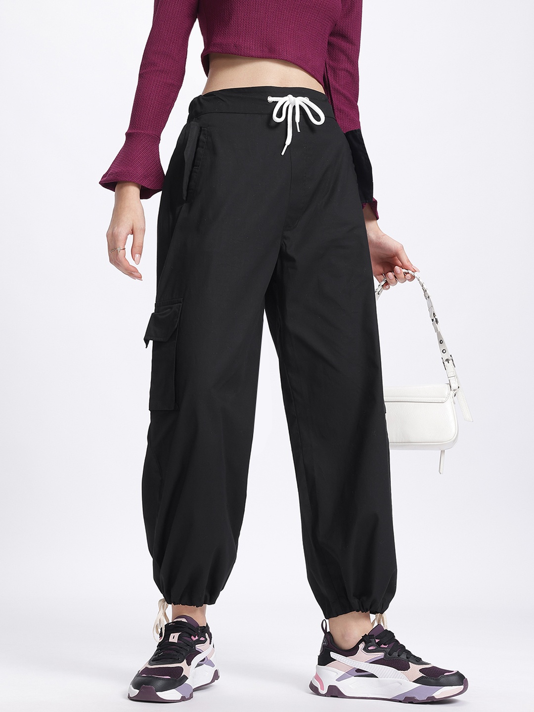 

glitchez Women Relaxed Revival Cargo-Style Jogger with Drawstring Hem, Black
