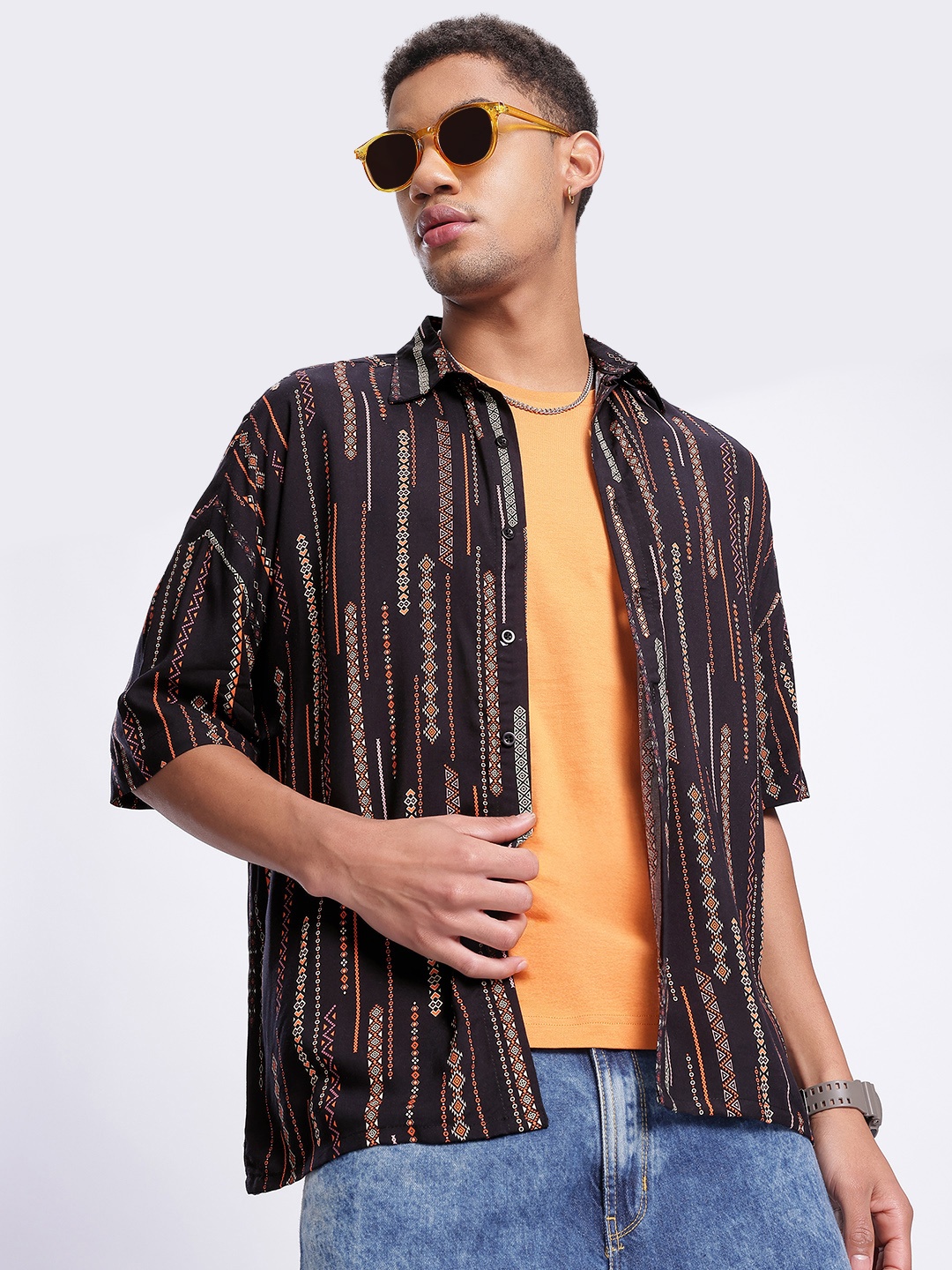 

glitchez Geometric Threads Printed Relaxed Shirt, Black
