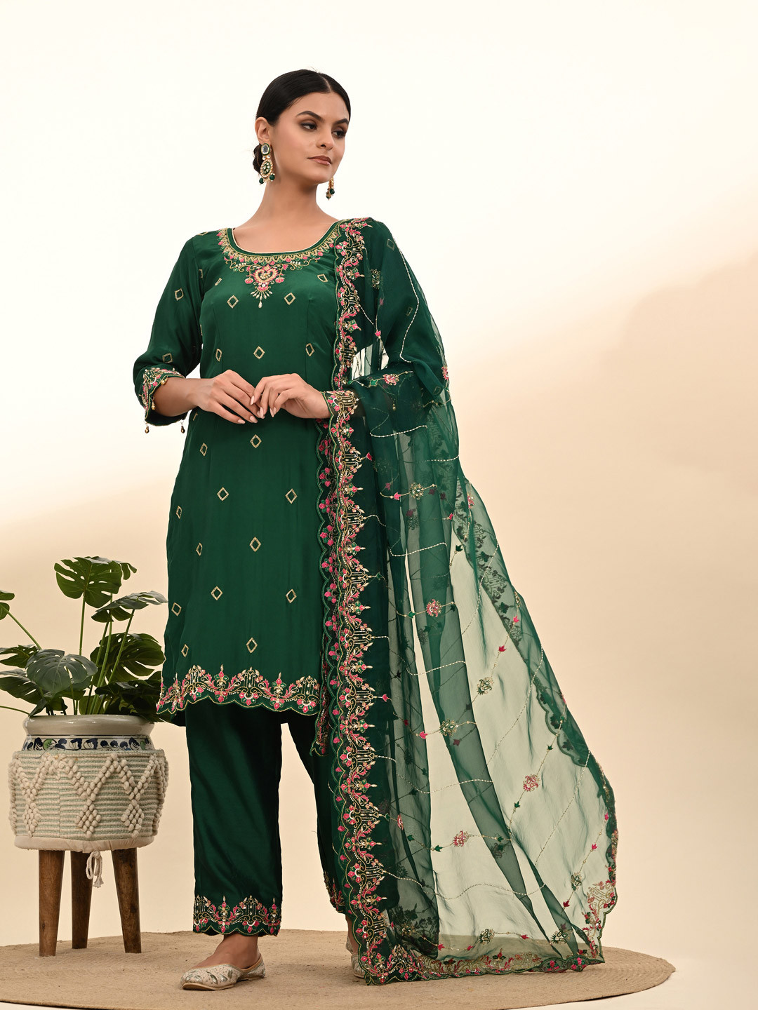 

ZARIKALI Women Floral Embroidered Regular Silk Crepe Kurta with Trousers & With Dupatta, Green