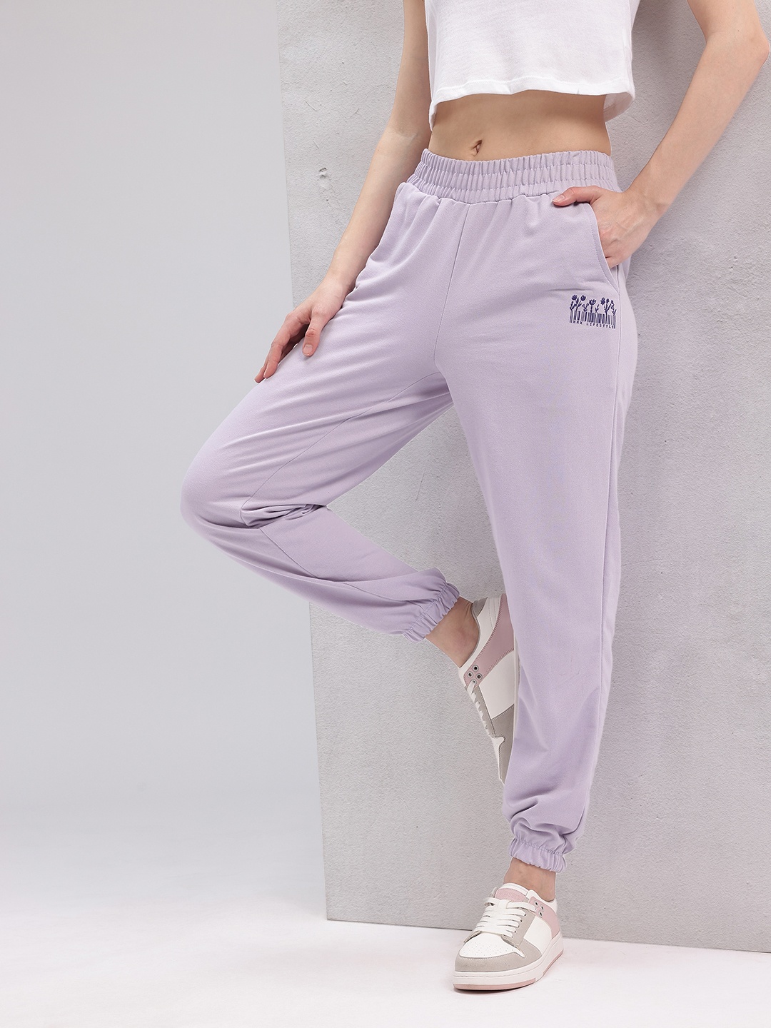 

HRX by Hrithik Roshan Women Printed Detail Mid-Rise Lifestyle Joggers, Lavender