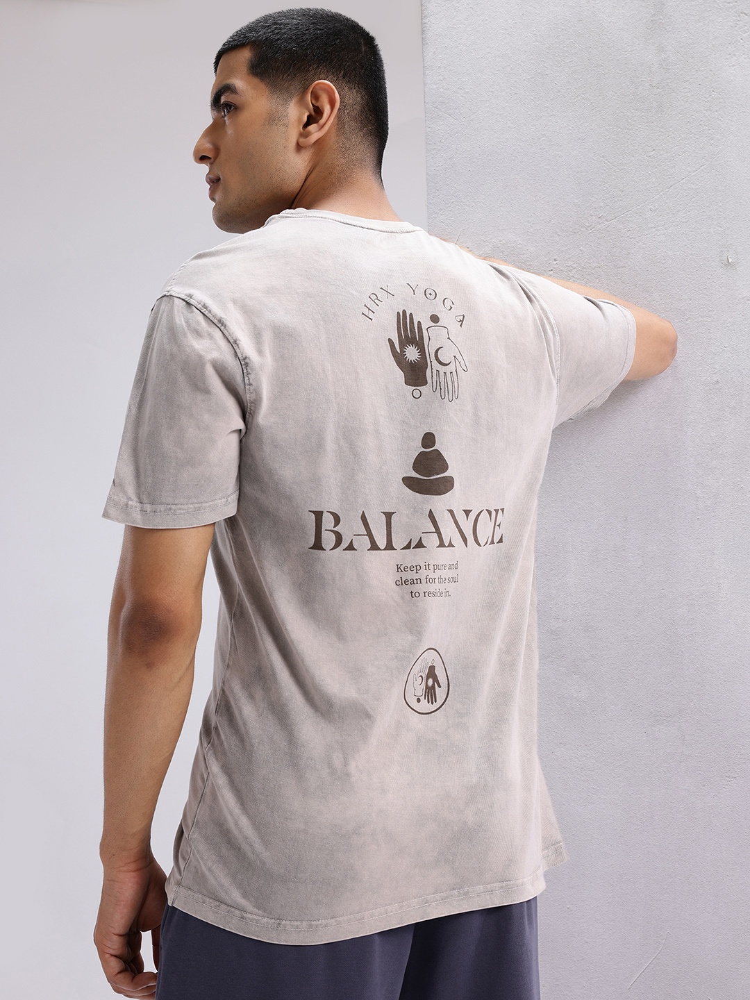 

HRX by Hrithik Roshan Men Typography Printed Pure Cotton Yoga T-shirt, Taupe