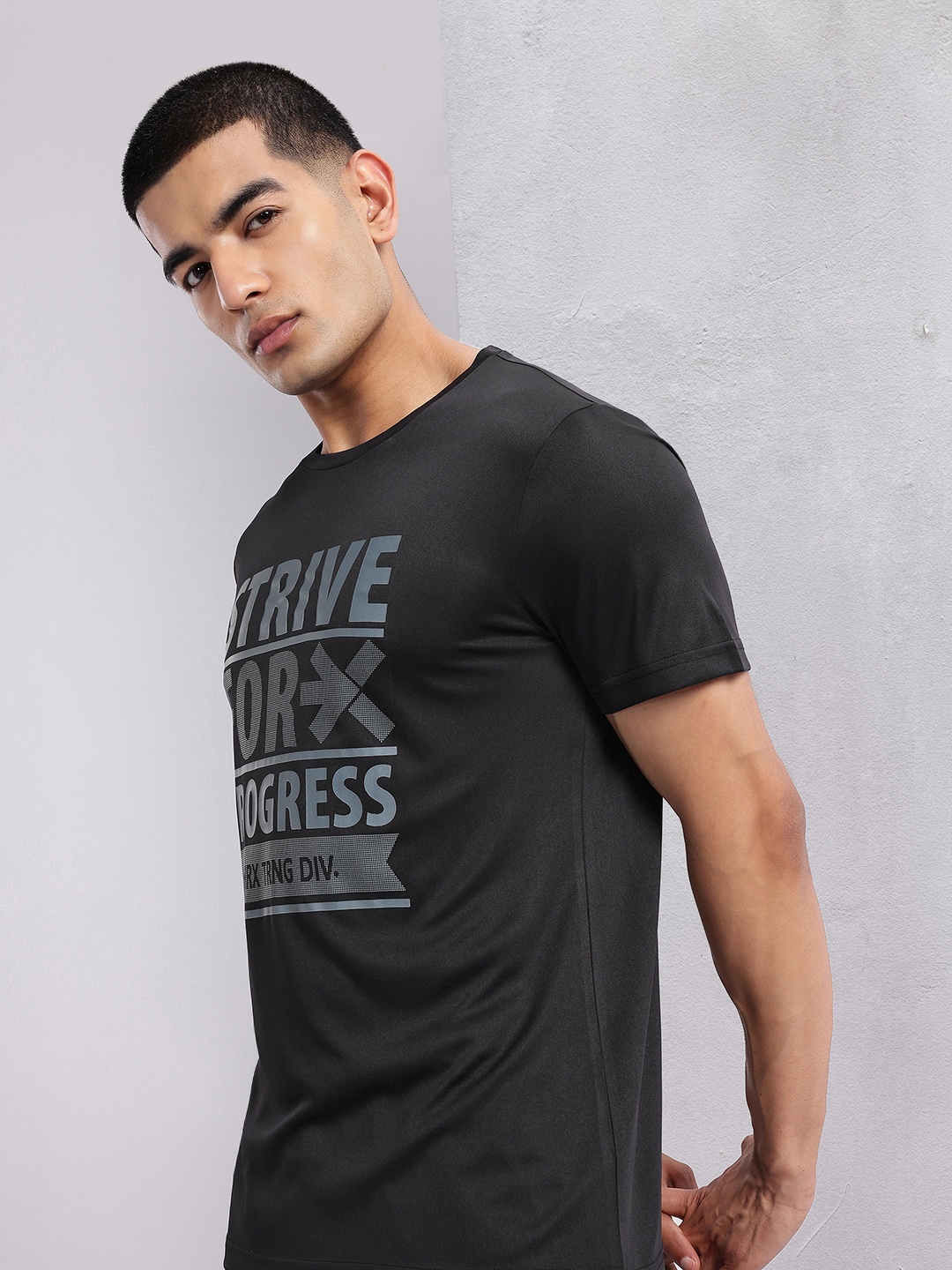 

HRX by Hrithik Roshan Typography Printed Rapid-Dry Training T-shirt, Grey