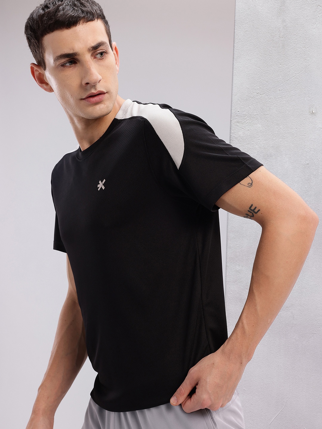 

HRX by Hrithik Roshan Colourblocked Rapid-Dry Running T-shirt, Black