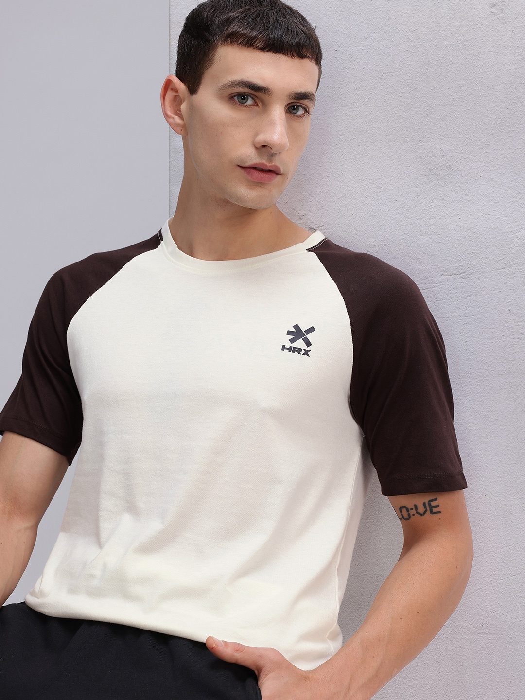 

HRX by Hrithik Roshan Contrast Sleeve Lifestyle T-shirt, White