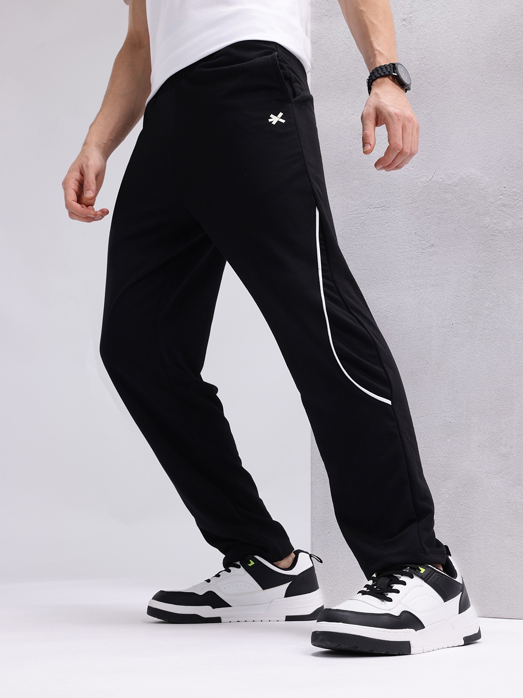 

HRX by Hrithik Roshan Men Regular Fit Track pants, Black
