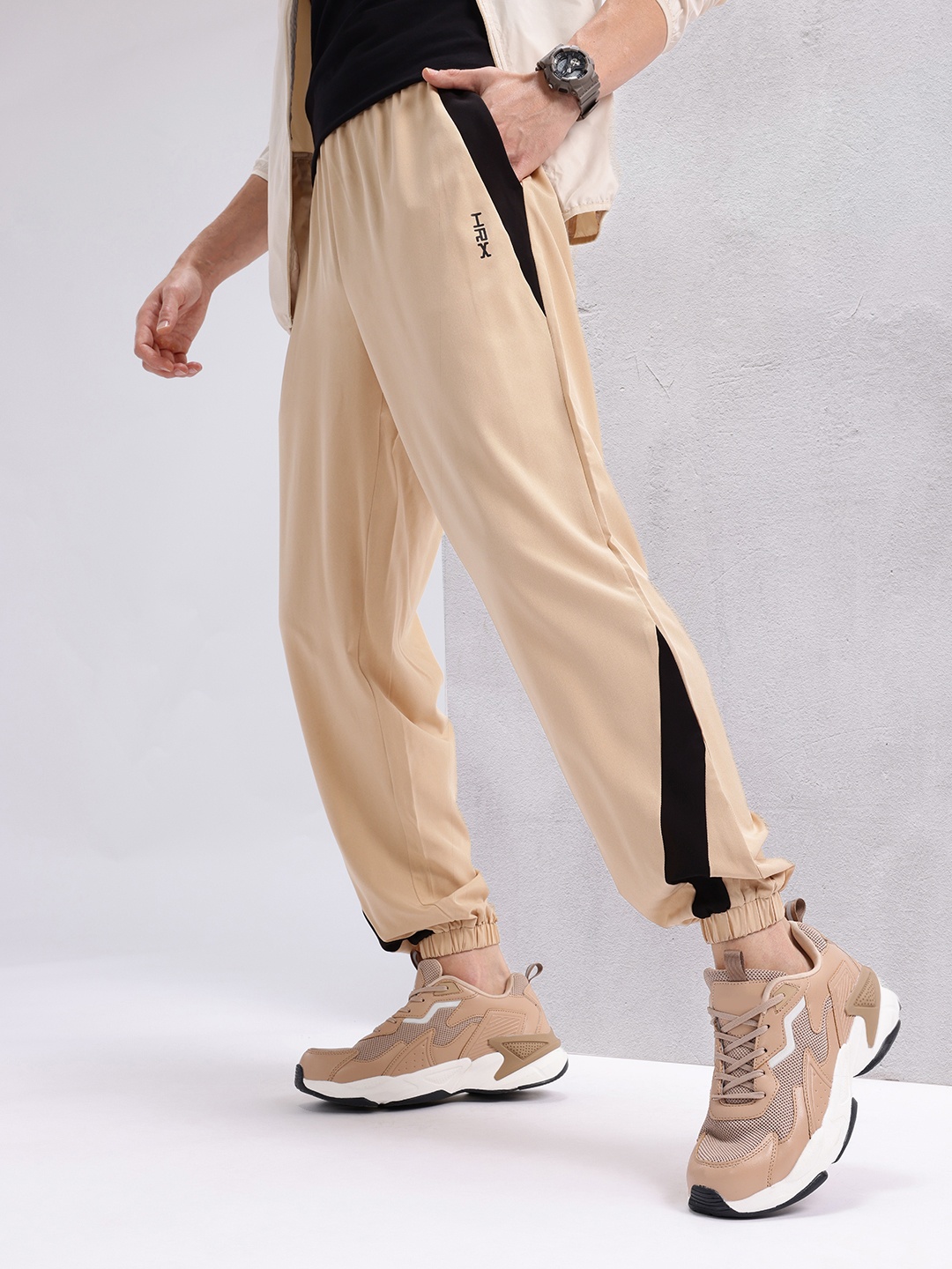 

HRX by Hrithik Roshan Men Regular Fit Joggers, Beige