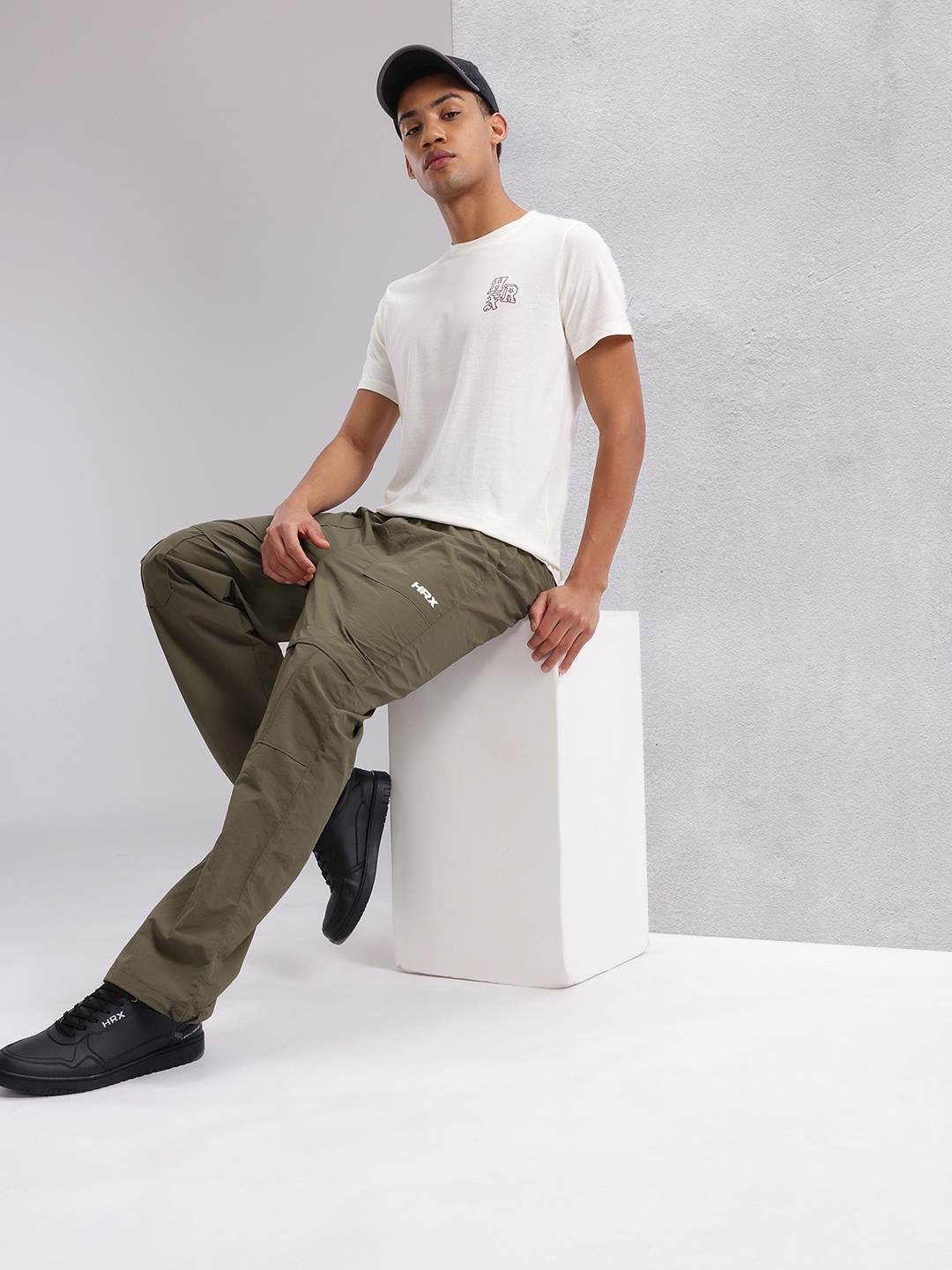 

HRX by Hrithik Roshan Men Relaxed Fit Joggers, Olive