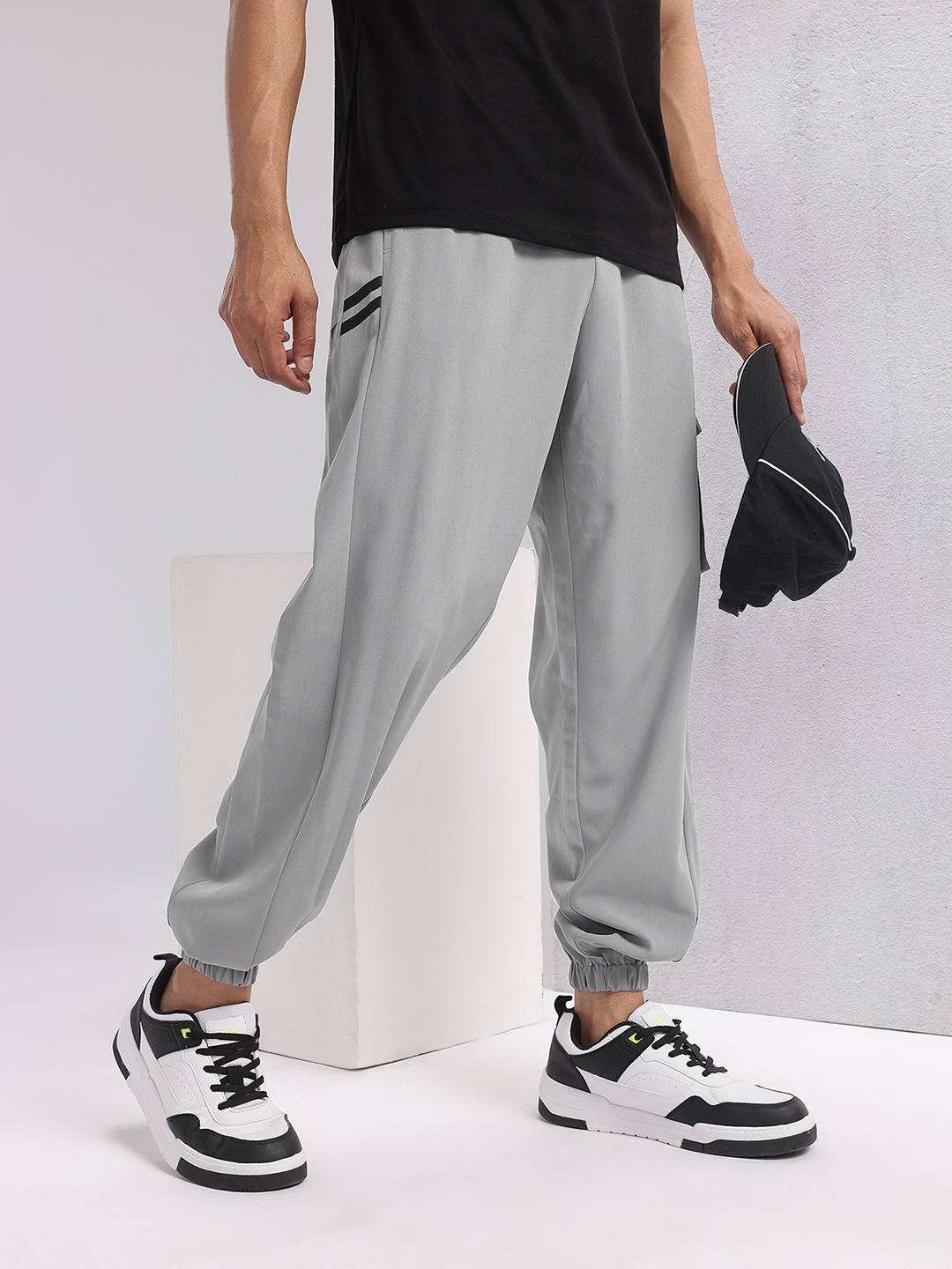 

HRX by Hrithik Roshan Men Lifestyle Track pants, Grey