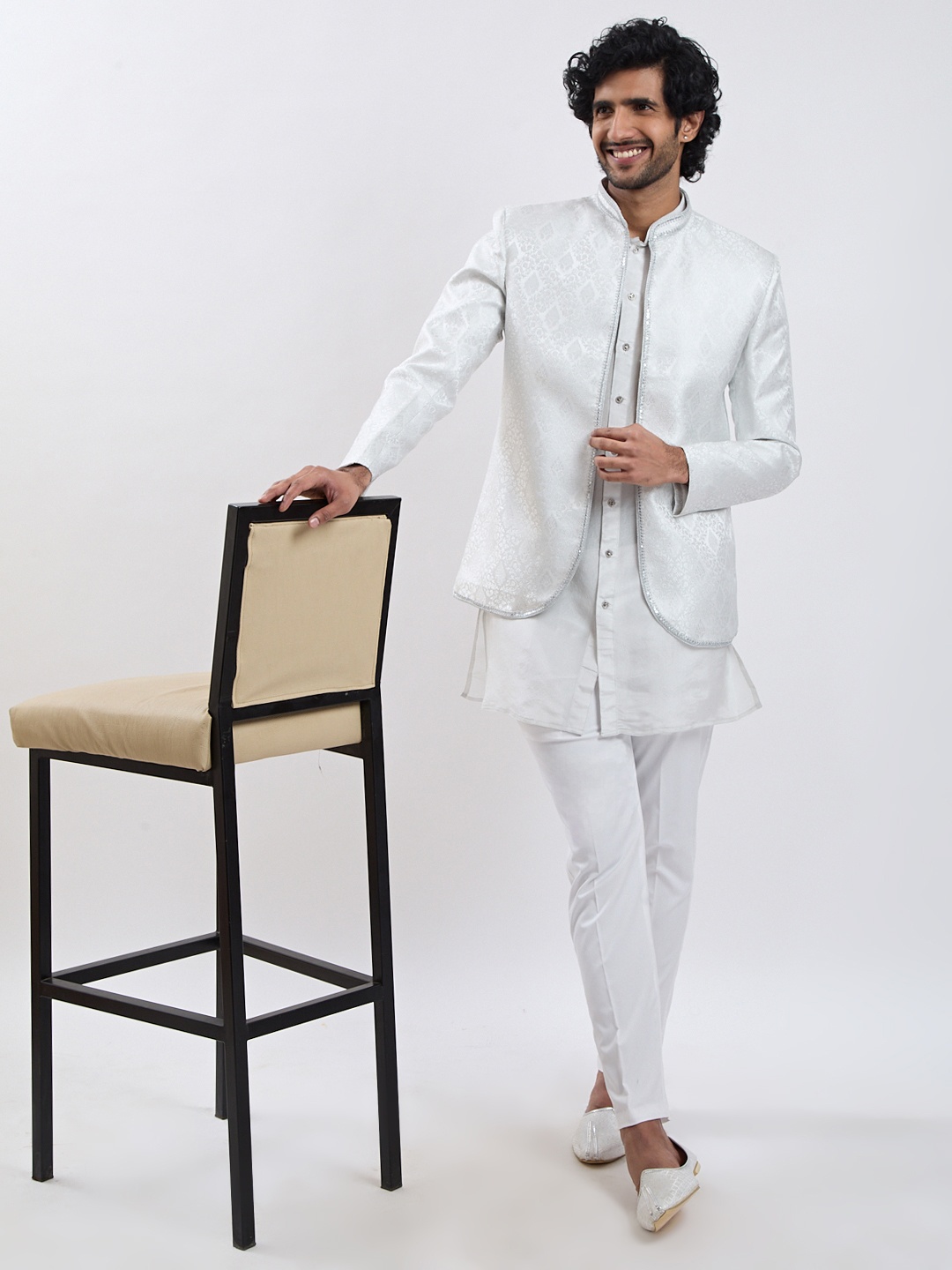 

VASTRAMAY Mandarin Collar Long Sleeves Regular Kurta With Trouser With Jacket, Silver