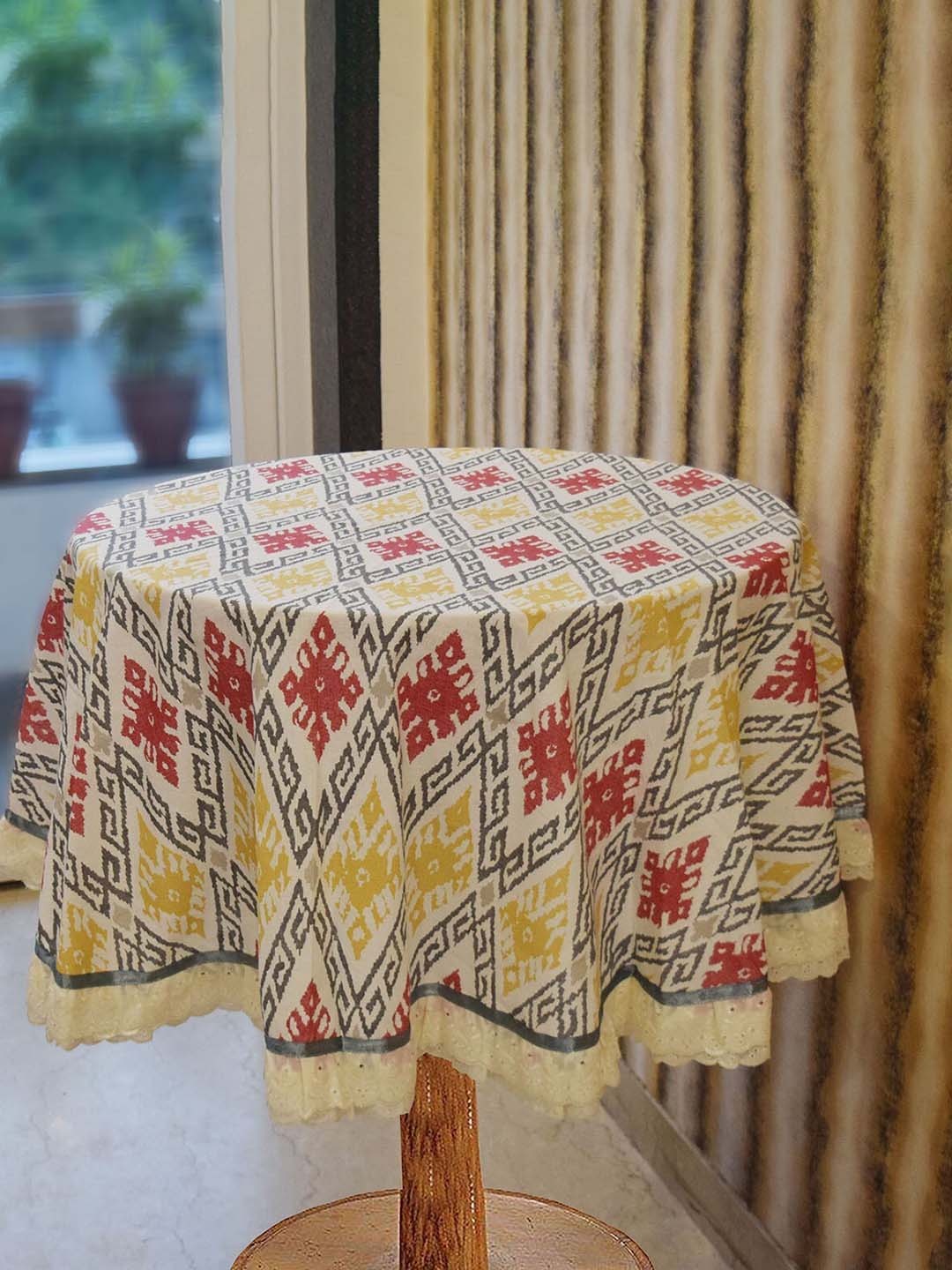 

BILBERRY Furnishing by preeti grover Red Geometric Printed Cotton Round 4-Seater Table Cover