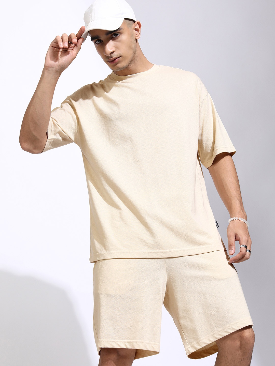

HIGHLANDER Round Neck Short Sleeves T-Shirt With Shorts, Cream