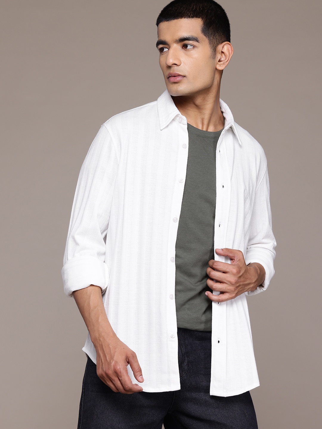 

The Roadster Lifestyle Co. Men Classic Striped Casual Shirt, White