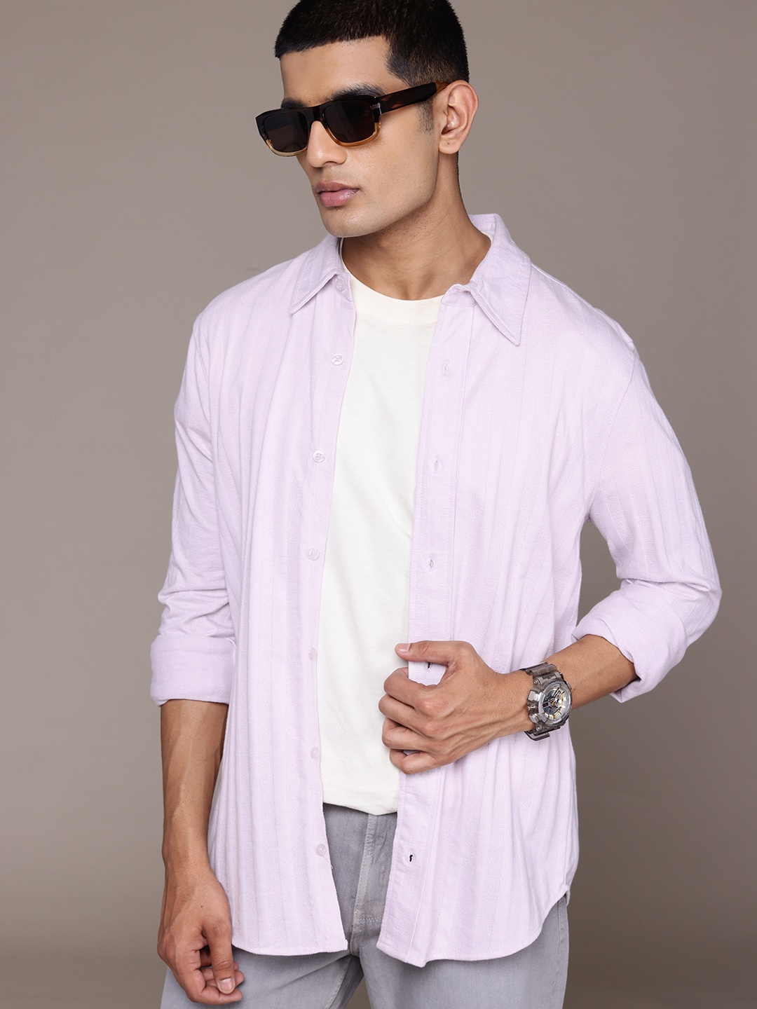 

The Roadster Lifestyle Co. Men Classic Striped Casual Shirt, Lavender