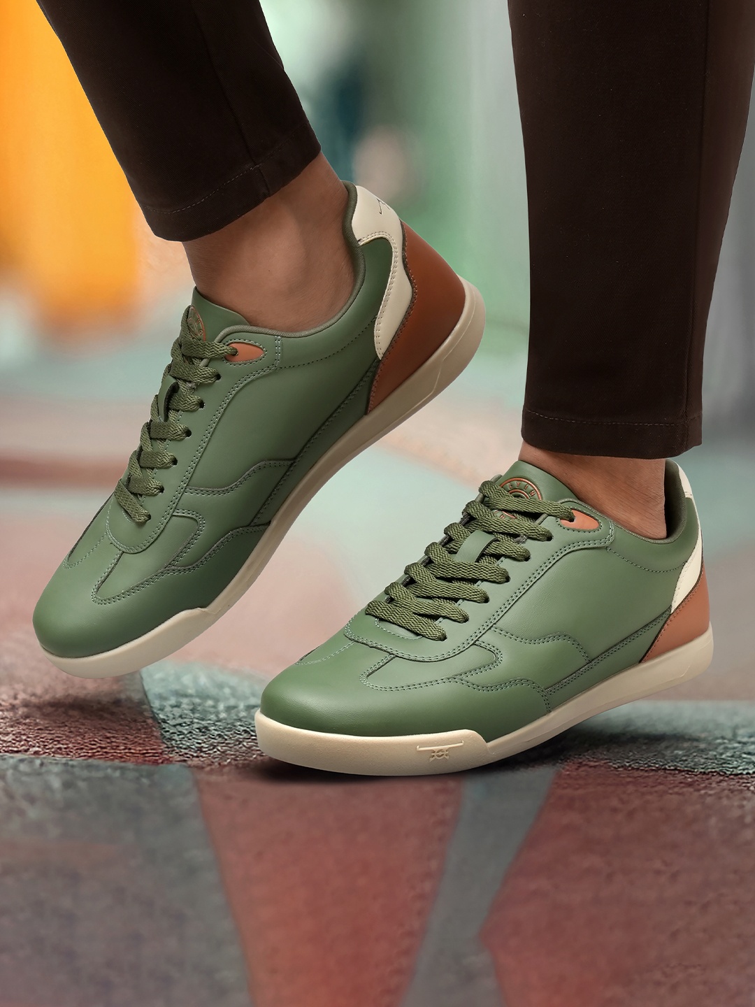 

Flying Machine Men HUDSON Colourblocked Sneakers, Olive