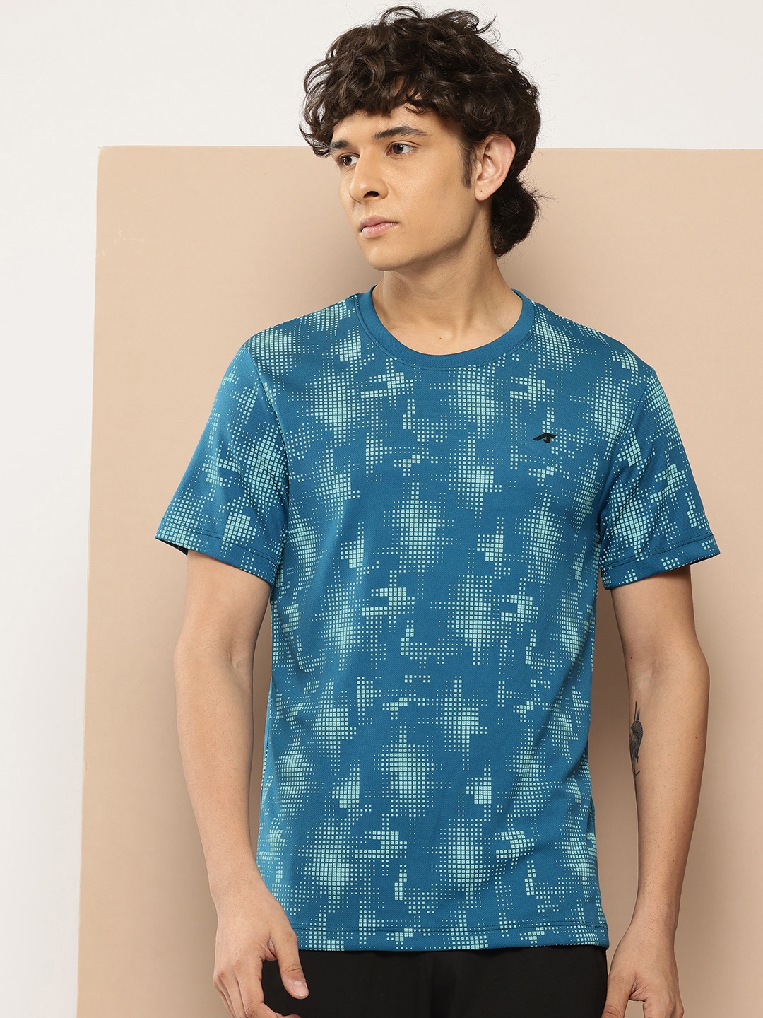 

Alcis Men Printed Slim Fit T-shirt, Teal