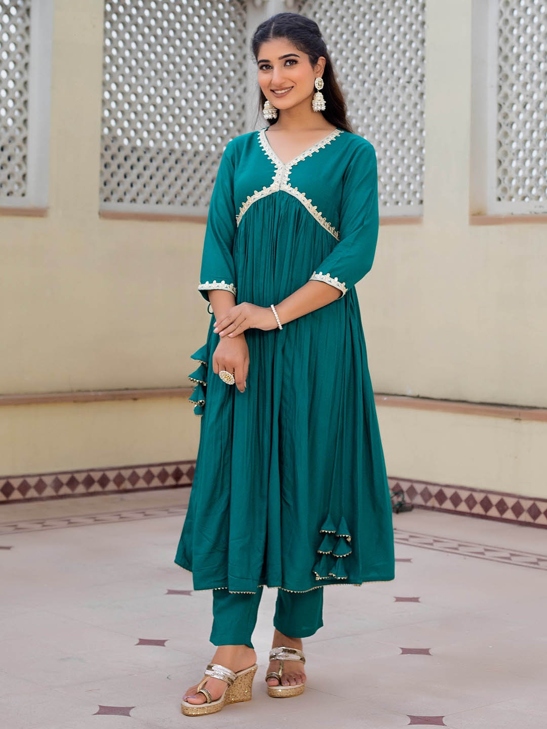 

HERE&NOW Floral Embroidered V-Neck Empire Anarkali Kurta With Trouser, Green