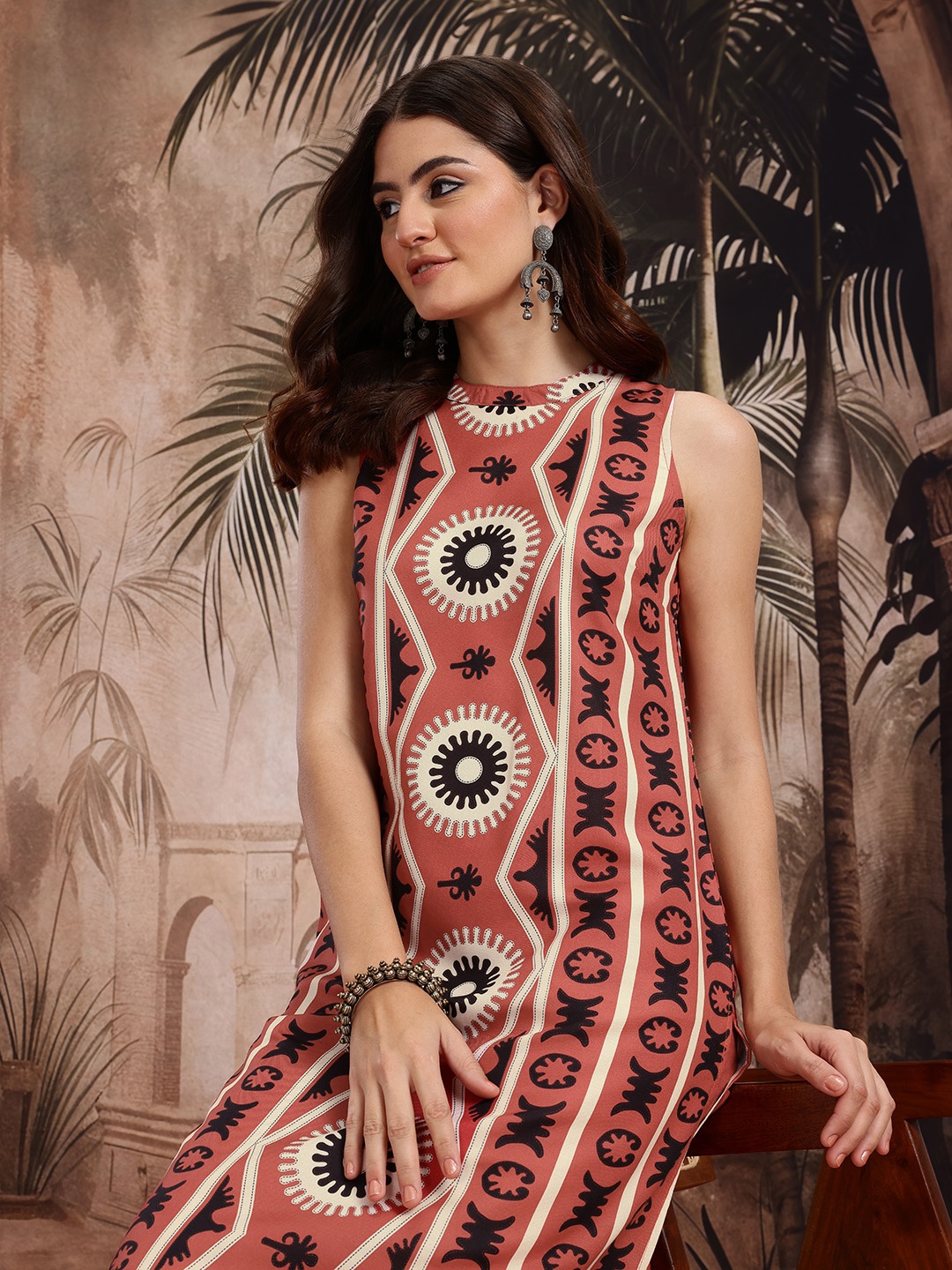 

Sangria Ethnic Motifs Print Straight Kurta with Trousers, Brown
