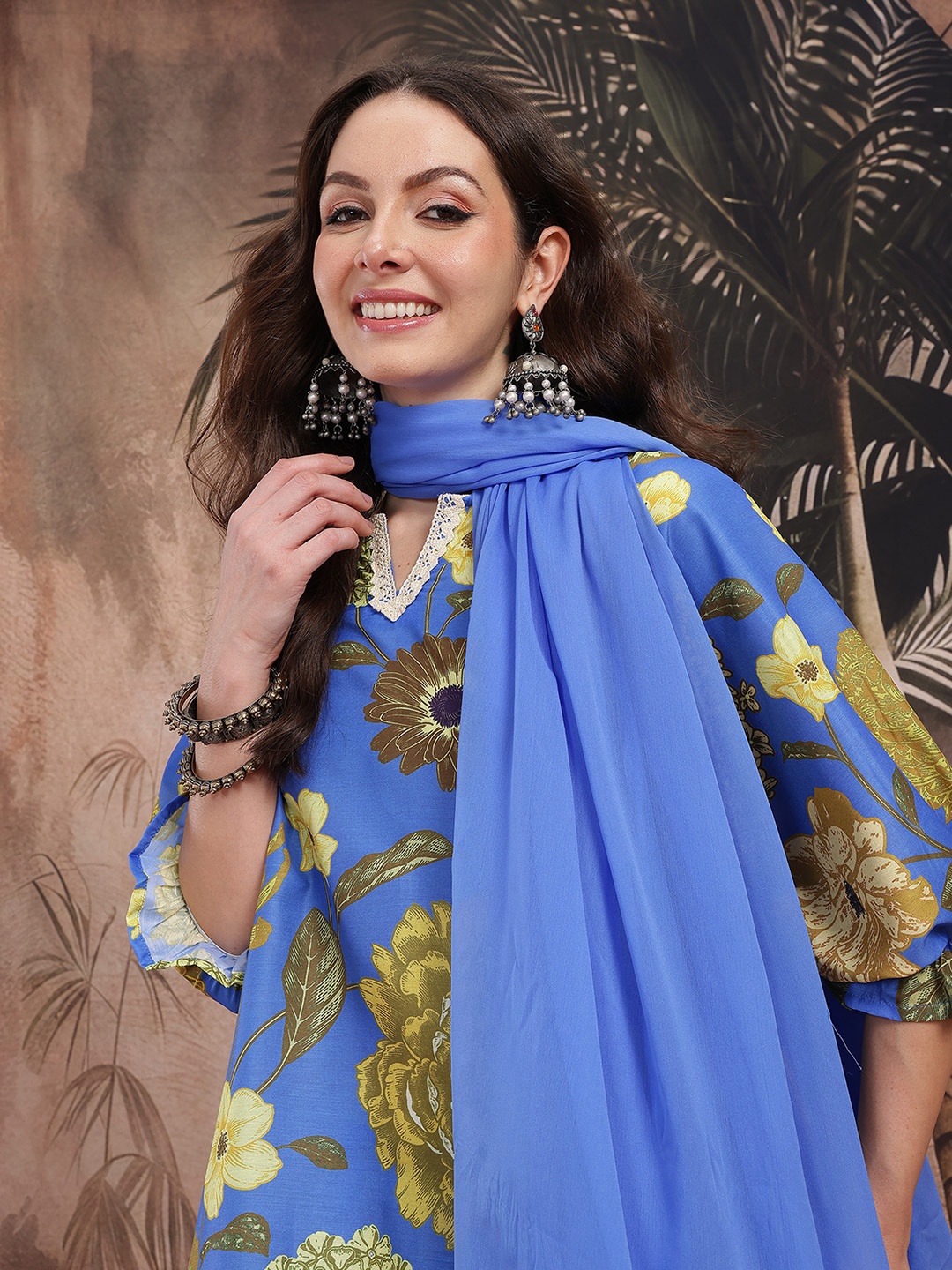 

Sangria Floral Printed Regular Kurta with Trousers & With Dupatta, Blue