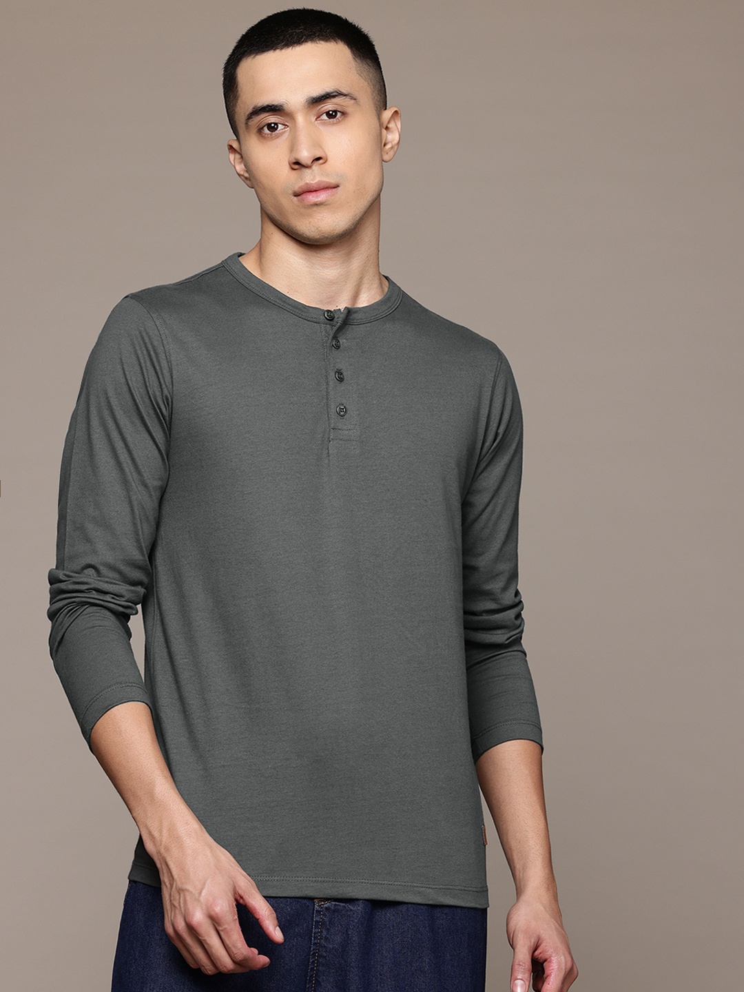 

Roadster Men Henley Neck T-shirt, Charcoal