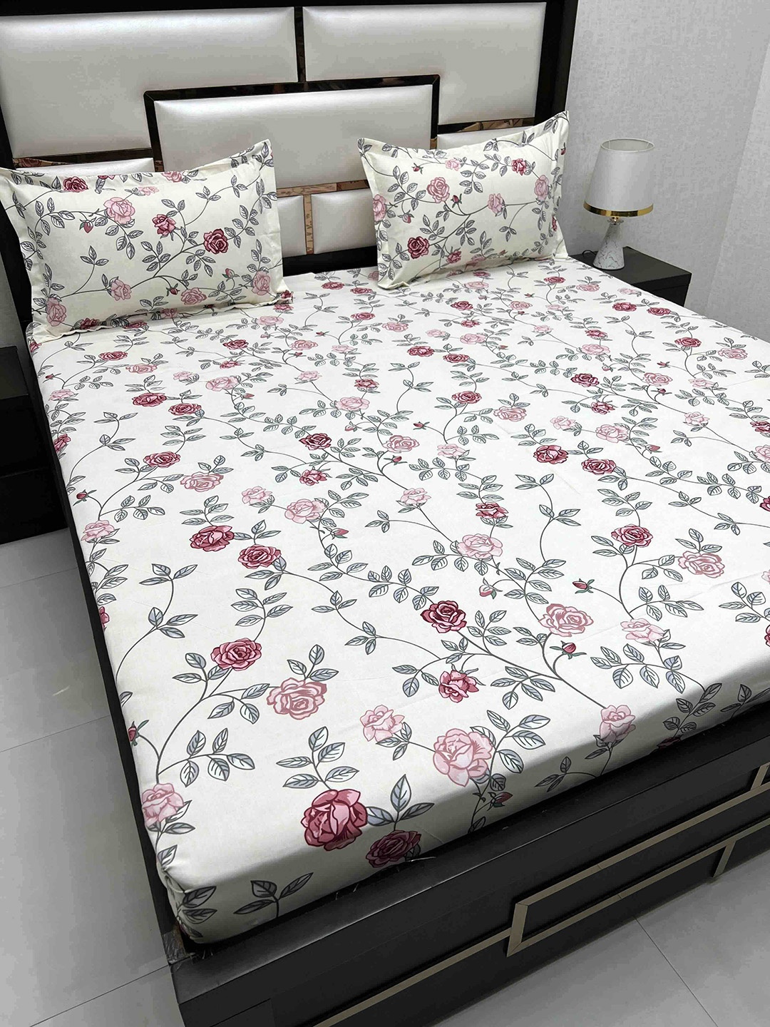 

Pure Decor Queen Size Double Bedsheet With 2 Pillow Covers 2.28m X 2.54m, White