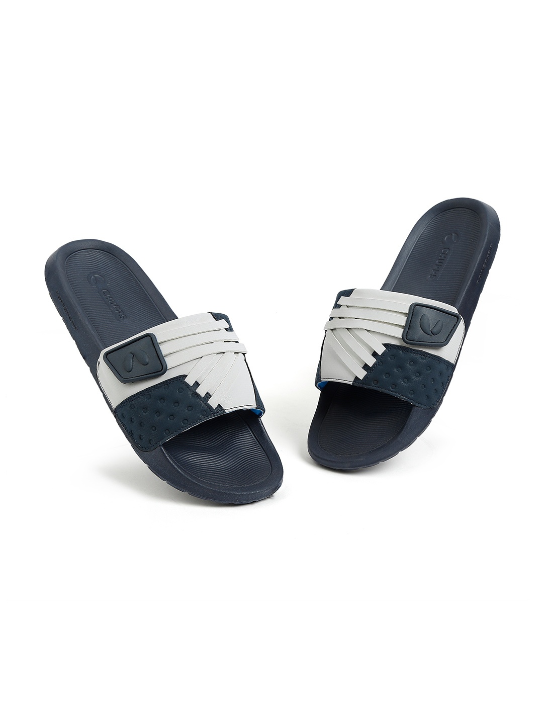 

CHUPPS Men Colourblocked Sliders, Navy blue