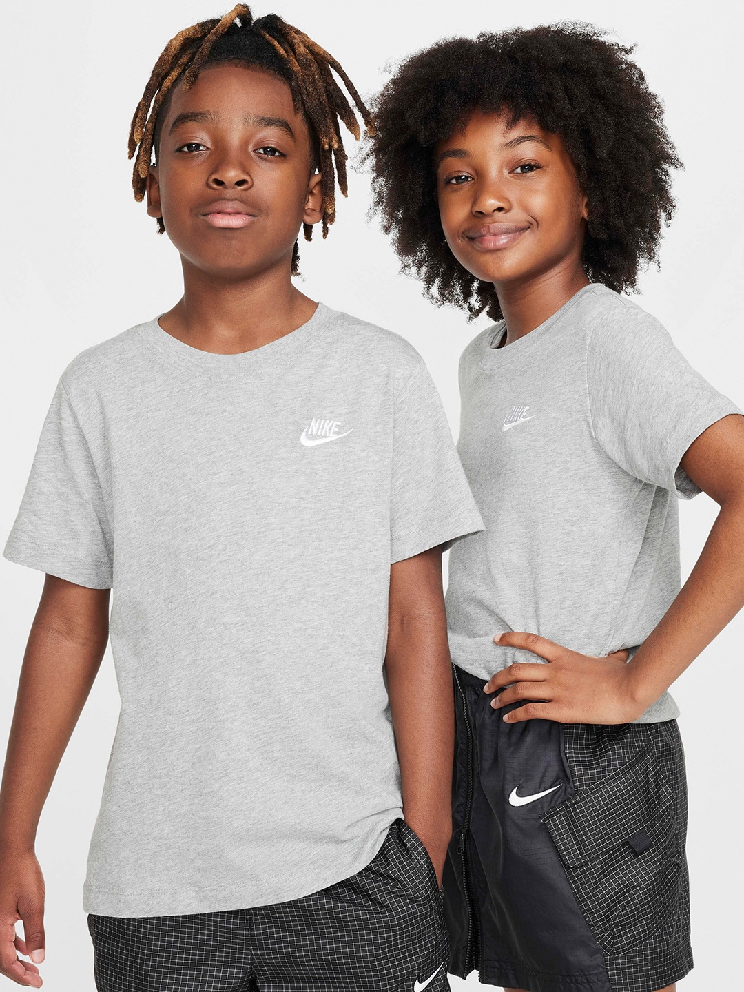 

Nike Sportswear Older Kids' T-Shirt, Grey