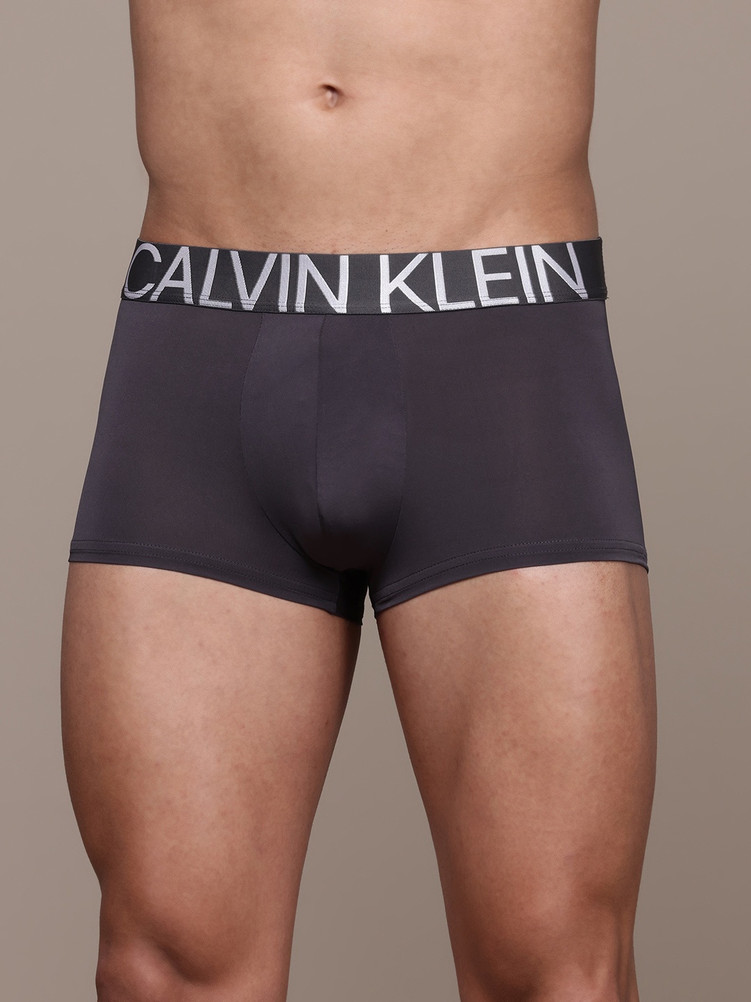 

Calvin Klein Underwear Men Short Trunks, Grey